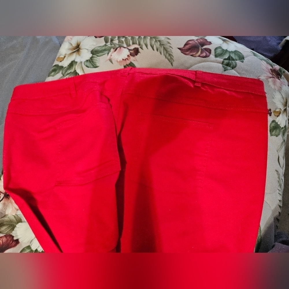 #224 Woman Within- Red Demin Pocket Capri - Size: 28W - Picture 7 of 7